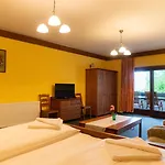 Haus Anna Appartementhaus * Bad Kleinkirchheim