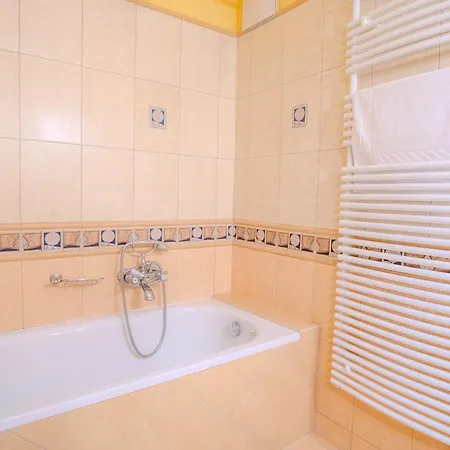 Haus Anna Appartementhaus Бад Кляйнкирххайм